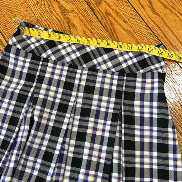 Parker purple/black pleated schoolgirl uniform skirt. Side zip. Size 2. - Picture 11 of 13